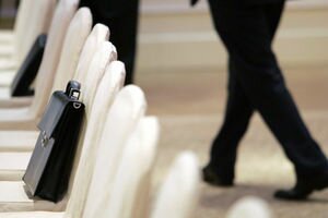 В Минсоцполитики уточнили, сколько украинцев работают за рубежом и не собираются возвращаться на родину