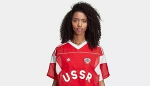 Adidas выпустил "историческую" футбольную форму сборной СССР, которой... никогда не существовало