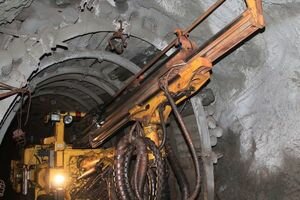 В Кривом Роге произошла авария на шахте, есть жертва