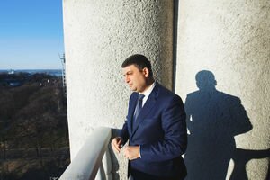 Маленький ребенок не захотел фотографироваться с Гройсманом и разрыдался у него на руках (видео)