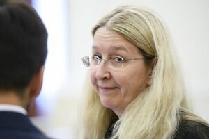 Супрун развенчала миф об отложении солей в позвоночнике и назвала это старостью 