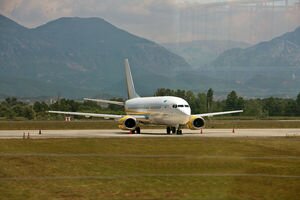 Застрявшие в аэропорту сотни украинских туристов спустя сутки смогли вылететь из Албании