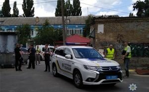 СМИ: В полиции назвали имя убитого в машине коллеги