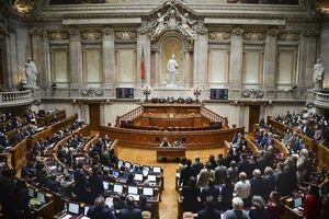 В Португалии разрешили менять пол без справки от врачей