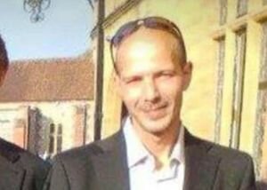 Отравление "Новичком" в Эймсбери: выживший британец объяснил, как у них с подругой оказался флакон с ядом