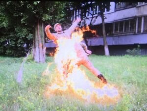 Экс-военный поджег себя под зданием Минобороны из-за увольнения из армии