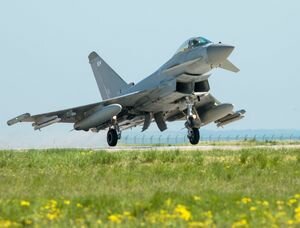 Истребители Великобритании перехватили российский СУ-24 над Черным морем