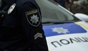 Ночью на Подоле мужчина с саблей ранил случайного прохожего (фото)