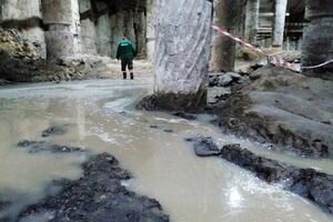 В Киеве ливень залил водой раскопки старинной улицы на Почтовой площади 