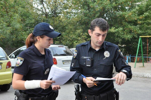 В Киеве бесследно исчезли две девочки: полиция опубликовала приметы
