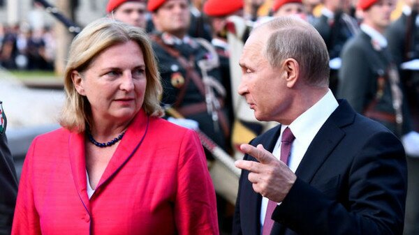 Глава МИД Австрии рассказала, как и зачем позвала Путина на свадьбу