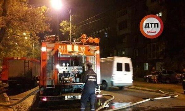 В Киеве обокрали и подожгли книжный магазин с избитым продавцом внутри 