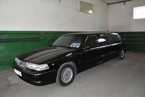 Пылился в гараже: в Одесской области нашли уникальный лимузин Volvo, которым пользовался Кучма
