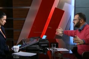 Гольдарб: Порошенко должен ловить каждого украинца на границе и просить его вернуться
