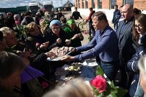 Обнаженный Шкиряк, грибочки Парубия и день рождения Порошенко: как политики провели последнюю неделю сентября