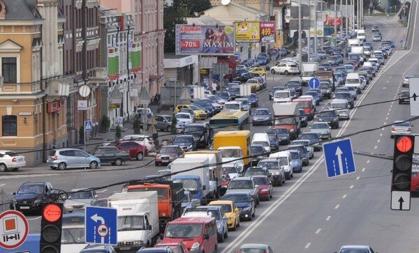 В центре Киева образовались серьезные пробки. Карта