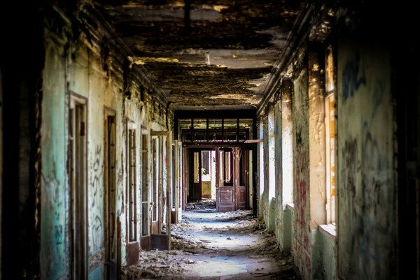 В заброшенном подвале Одессы нашли труп женщины со связанными руками