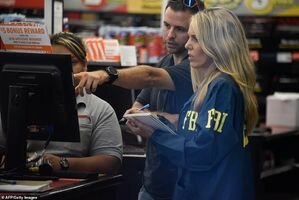 Названа личность подозреваемого в отправке бомб политикам и чиновникам США (фото)