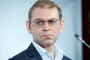 В Житомире нардепу Сергею Пашинскому припомнили захват кондитерской фабрики (фото)