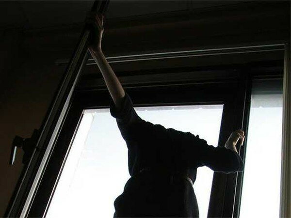 В Белой Церкви несовершеннолетняя девочка выбросилась с восьмого этажа