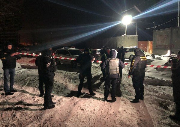 Подозреваемым в нападении на журналистов в Киеве разрешили ночевать дома