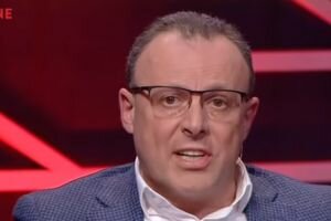 Спивак: Даже когда Усик поднял флаг Украины в Москве, его все равно обвинили в непатриотизме
