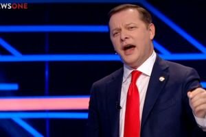 Ляшко в прямом эфире NEWSONE спел две песни и пообещал поехать на Евровидение. Видео