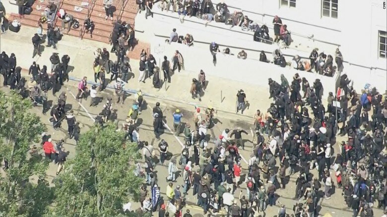 170415162407-01-berkeley-brawl-0415-exlarge-169